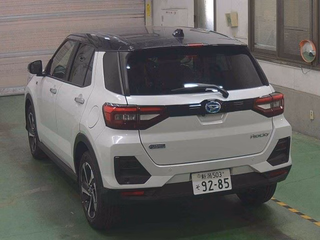 DAIHATSU ROCKY