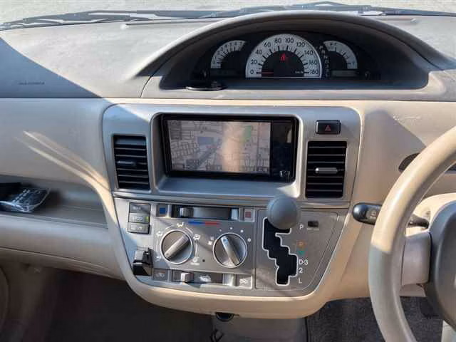 TOYOTA RAUM