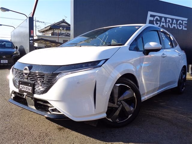 NISSAN AURA