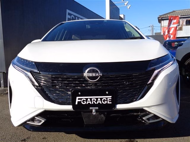 NISSAN AURA