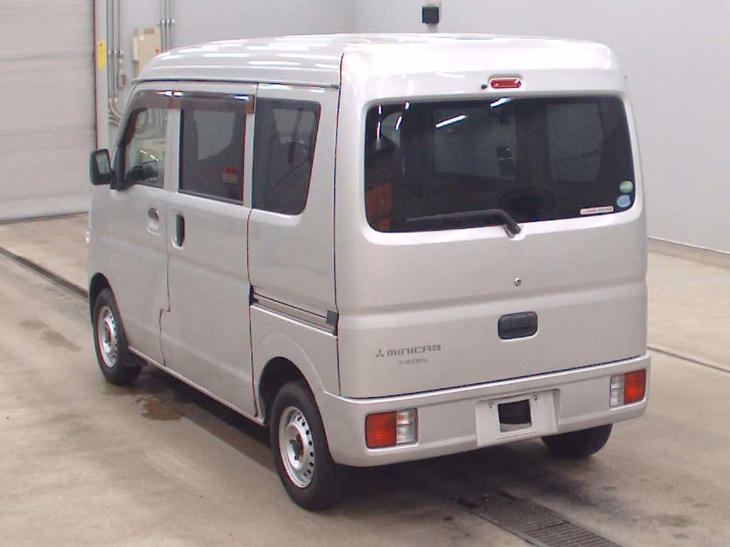 MITSUBISHI MINICAB