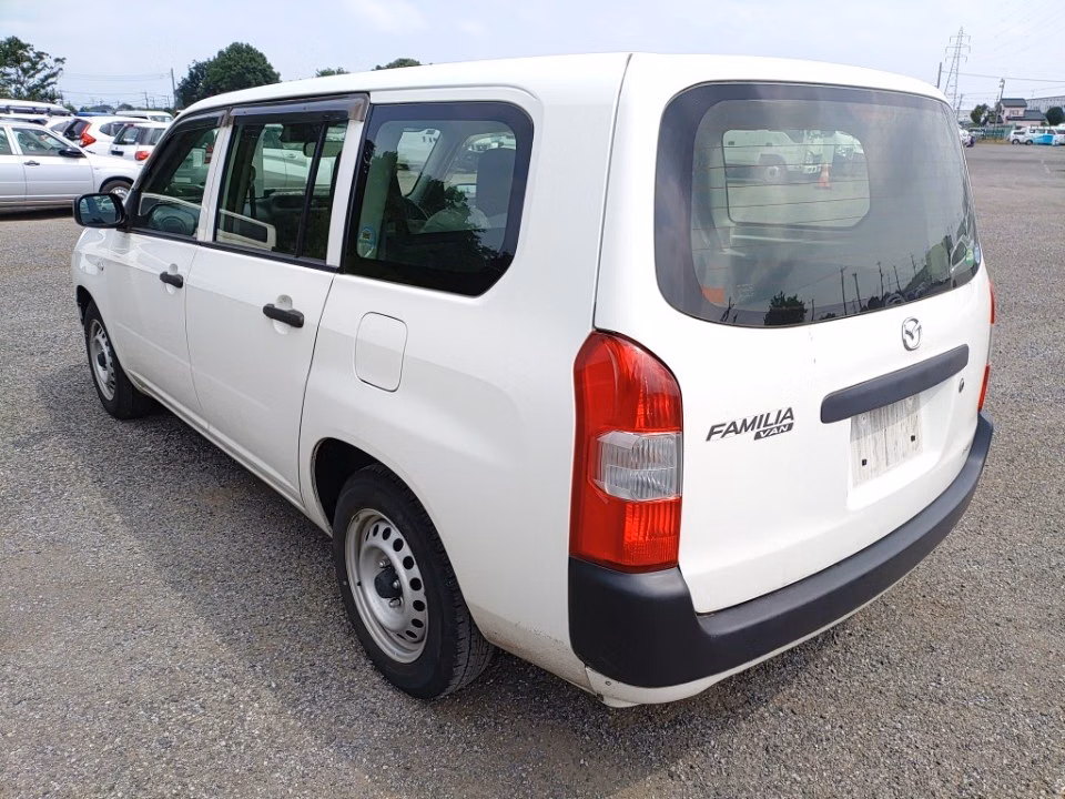 MAZDA FAMILIA