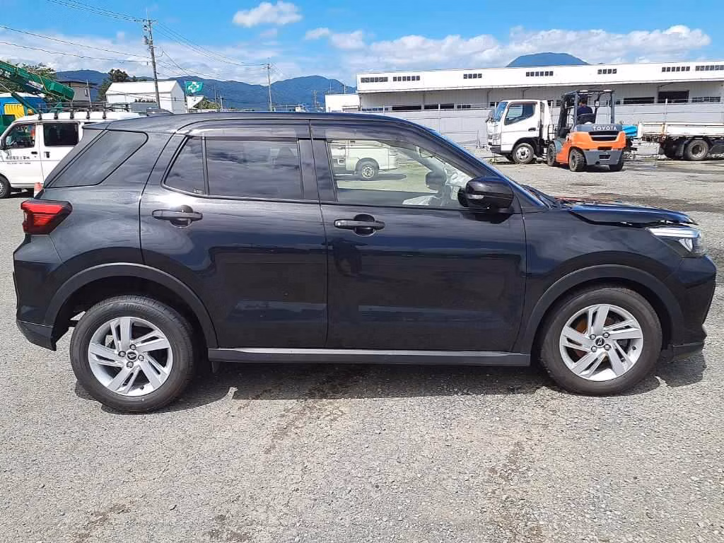 DAIHATSU ROCKY