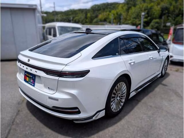 TOYOTA CROWN
