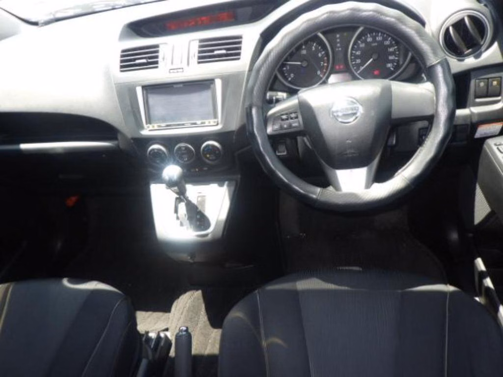 NISSAN LAFESTA
