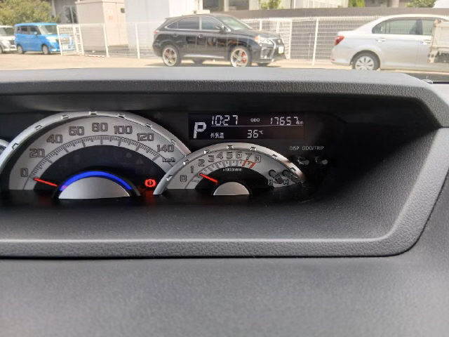 TOYOTA PIXIS MEGA