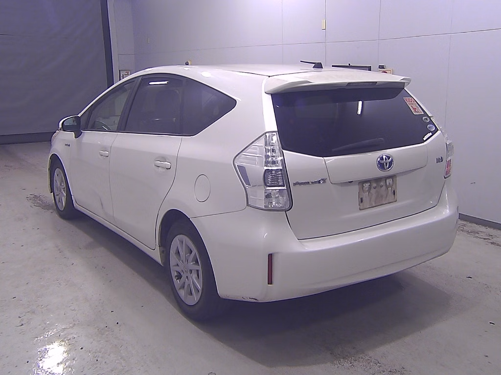TOYOTA PRIUS ALPHA