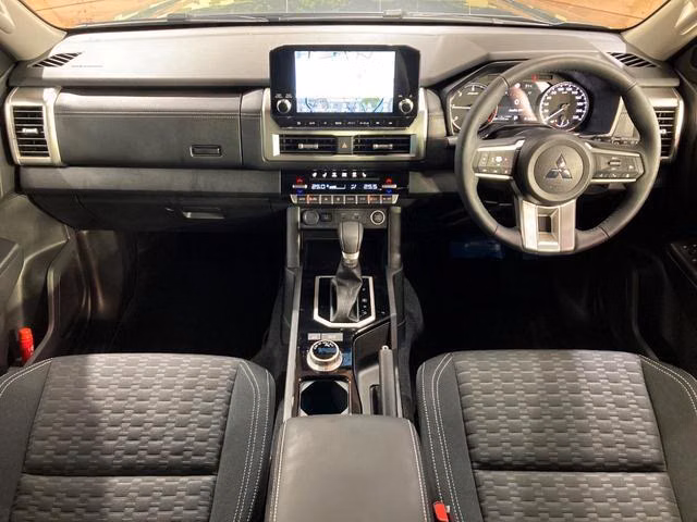 MITSUBISHI TRITON