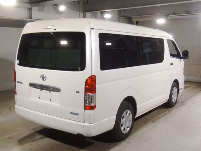 TOYOTA HIACE
