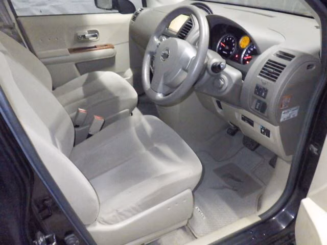 NISSAN LAFESTA