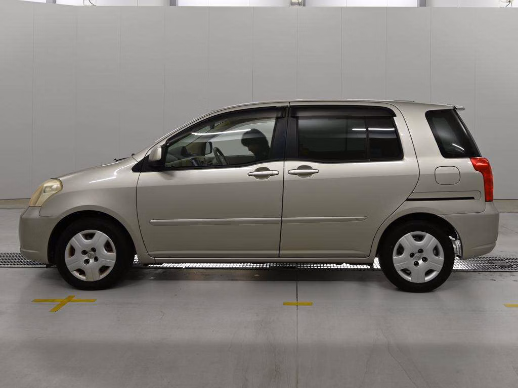 TOYOTA RAUM
