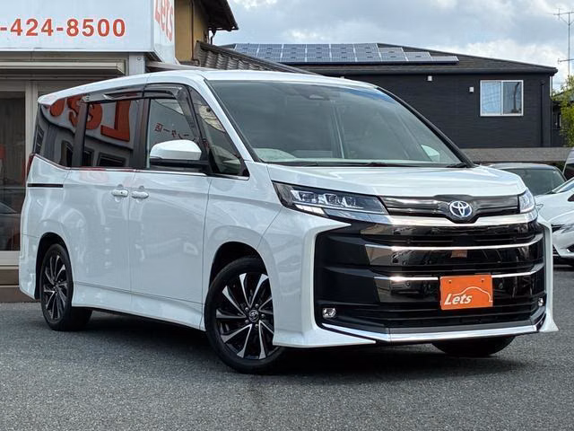 TOYOTA NOAH