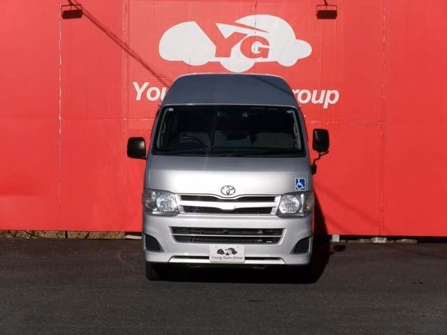 TOYOTA REGIUS ACE