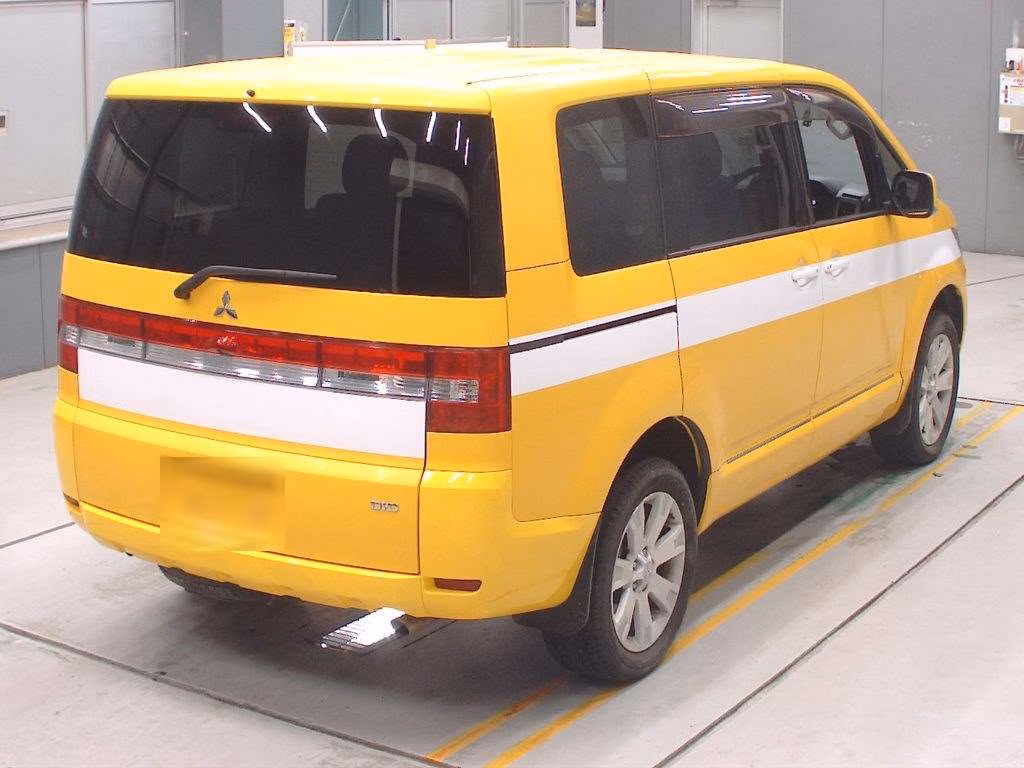 MITSUBISHI DELICA D:5