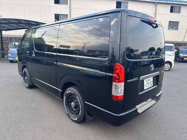 TOYOTA REGIUS ACE