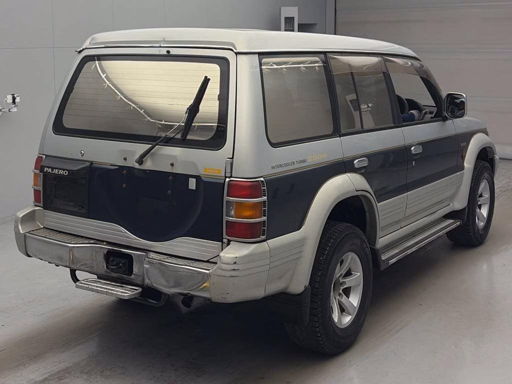 MITSUBISHI PAJERO