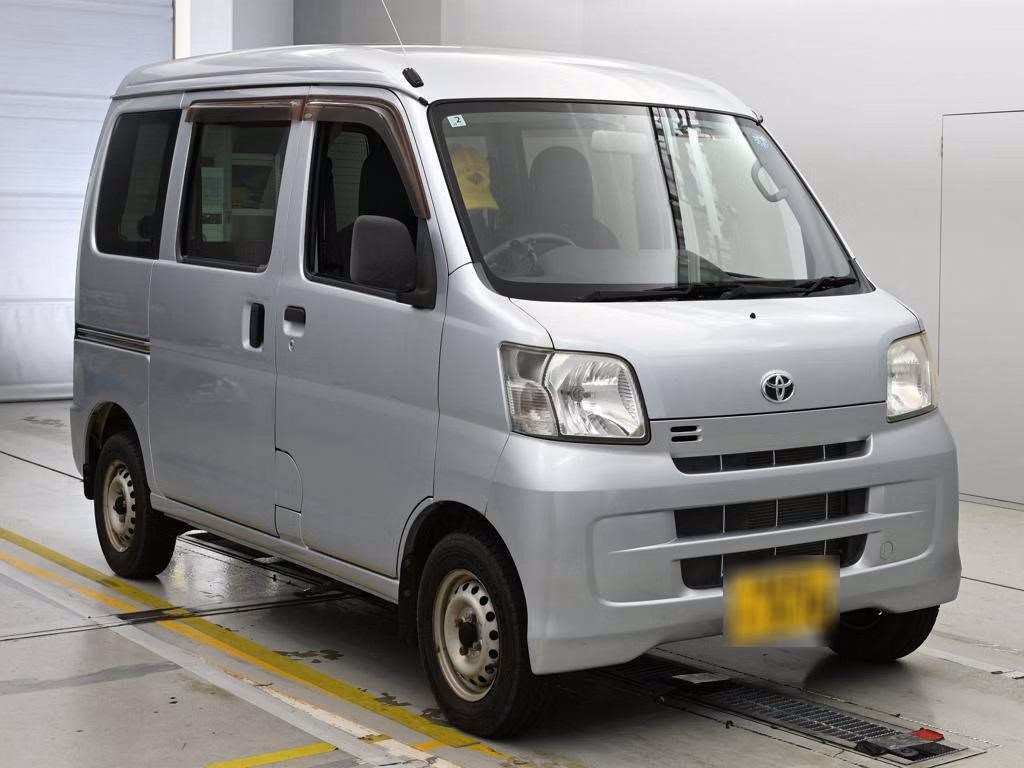 TOYOTA PIXIS VAN