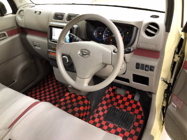 DAIHATSU MOVE CONTE