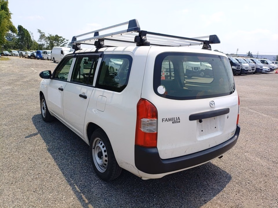MAZDA FAMILIA