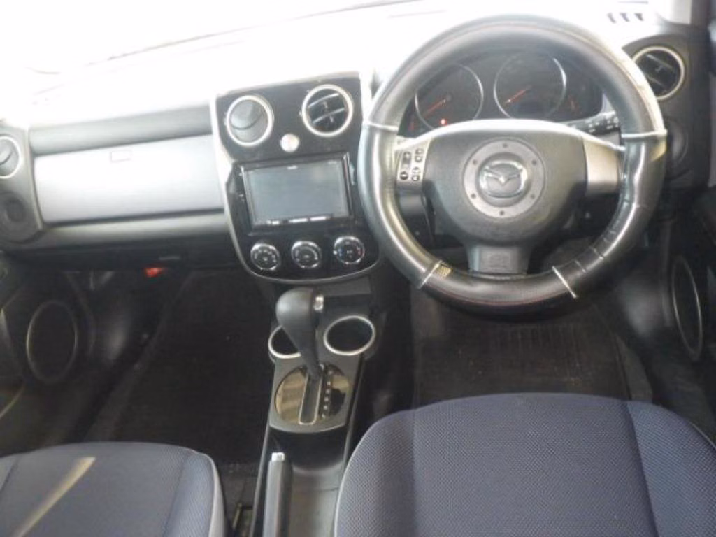 MAZDA VERISA