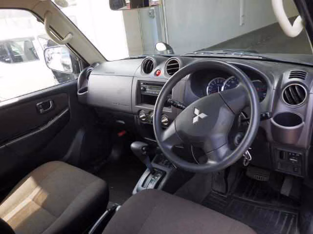 MITSUBISHI PAJERO MINI