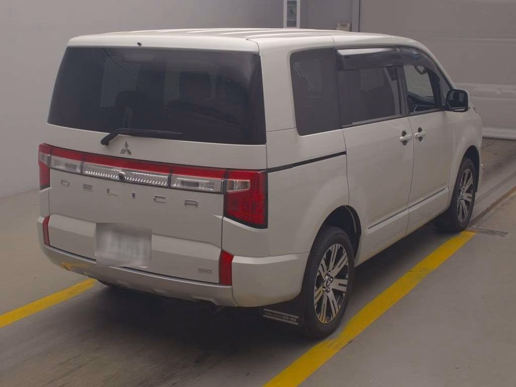 MITSUBISHI DELICA D:5