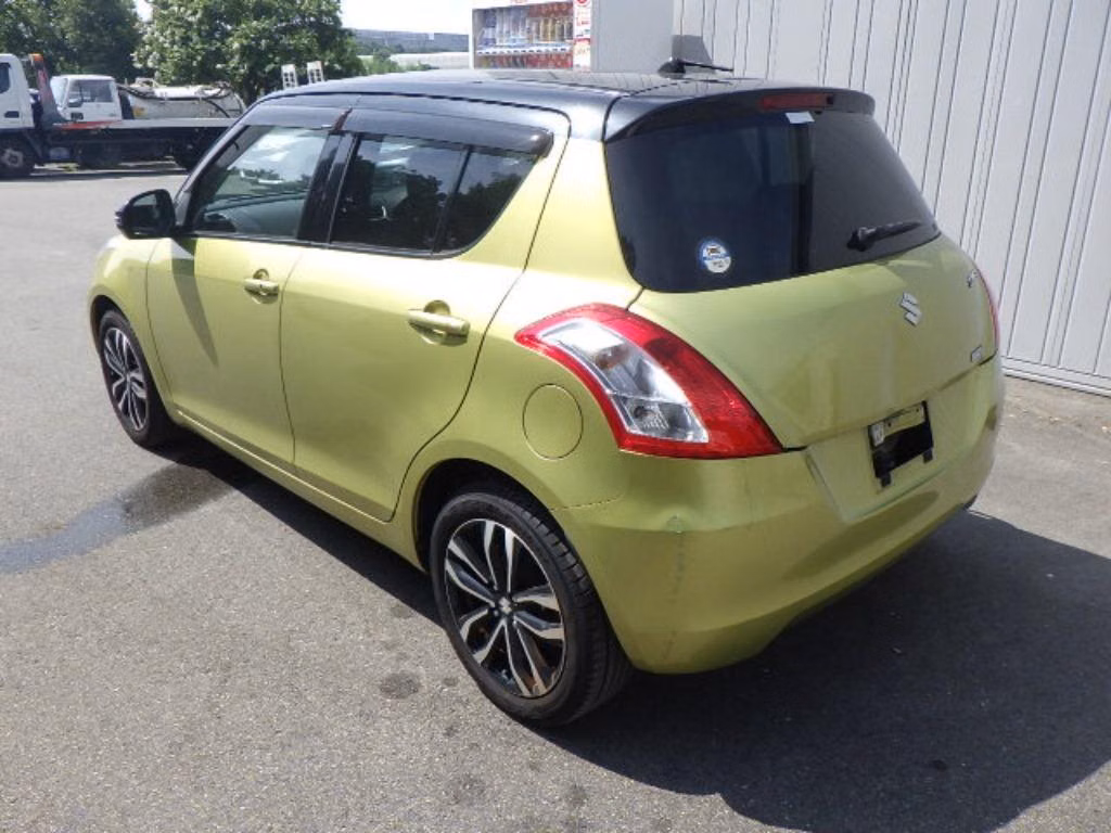SUZUKI SWIFT