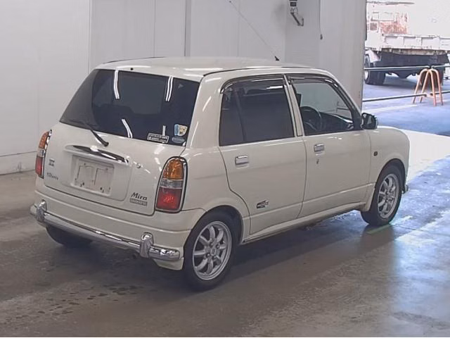 DAIHATSU MIRA GINO