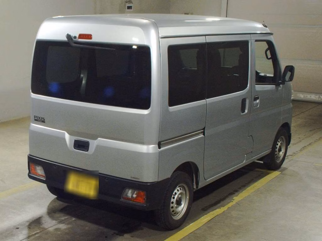 TOYOTA PIXIS VAN