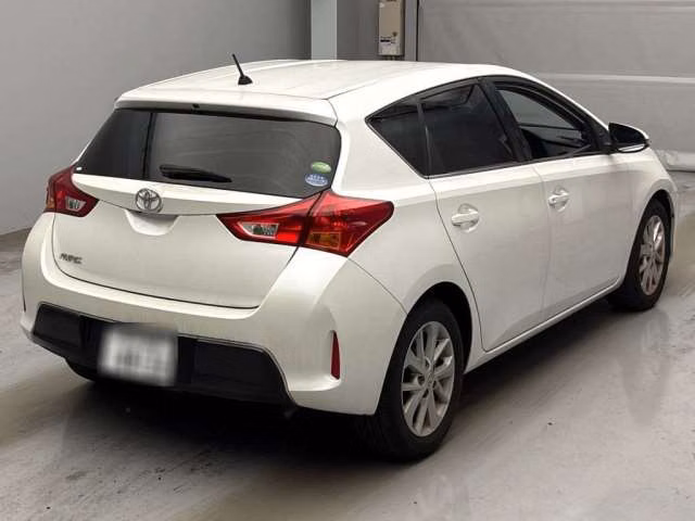 TOYOTA AURIS