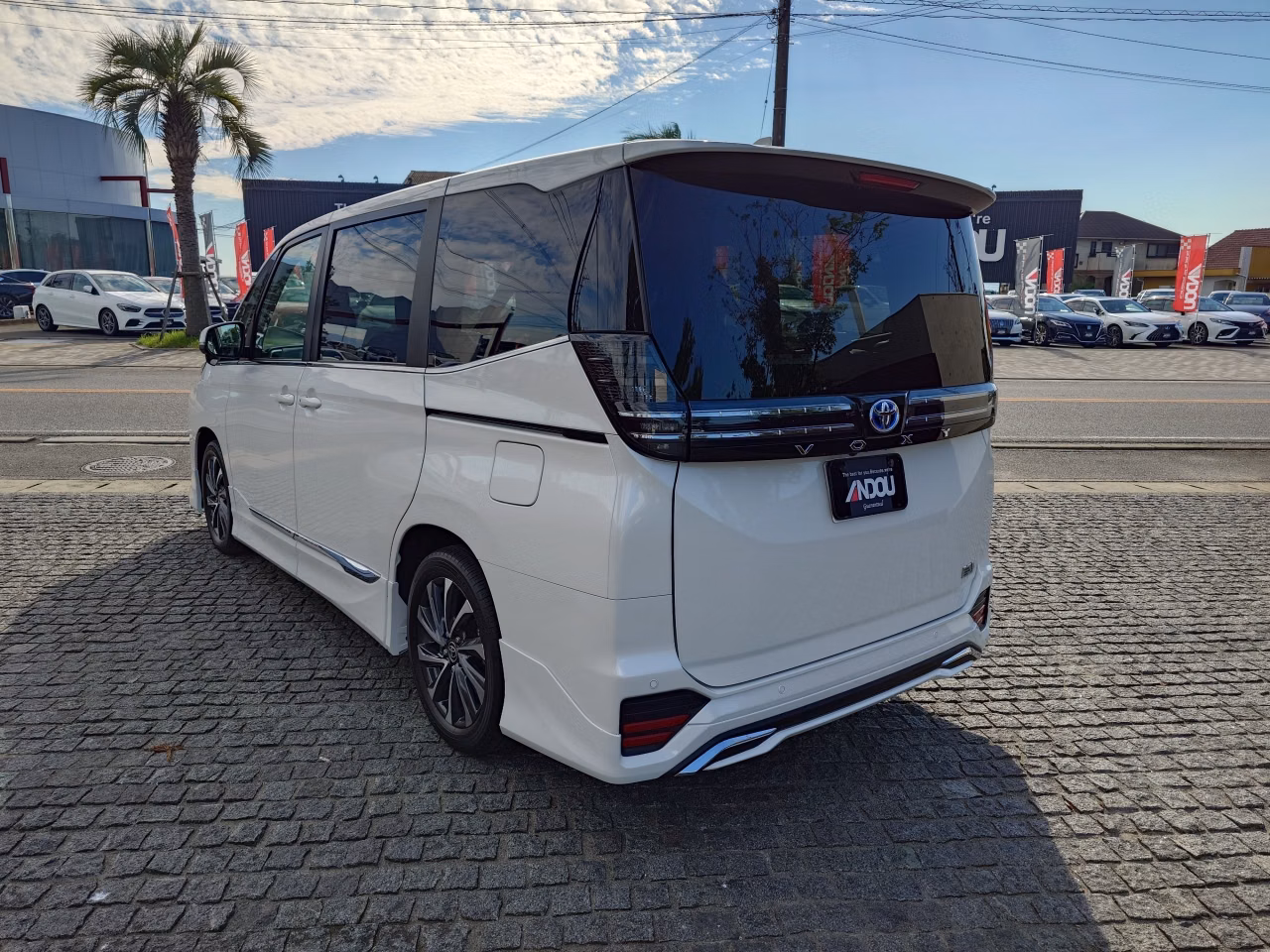TOYOTA VOXY