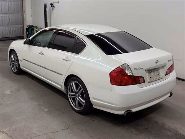 NISSAN FUGA