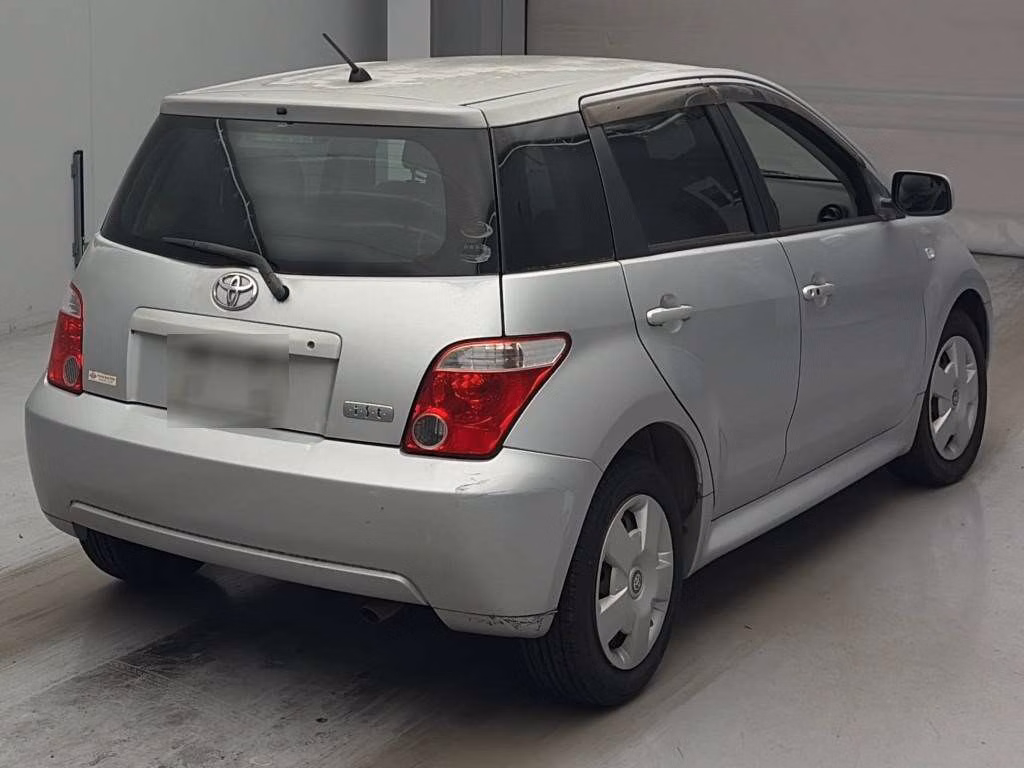 TOYOTA IST