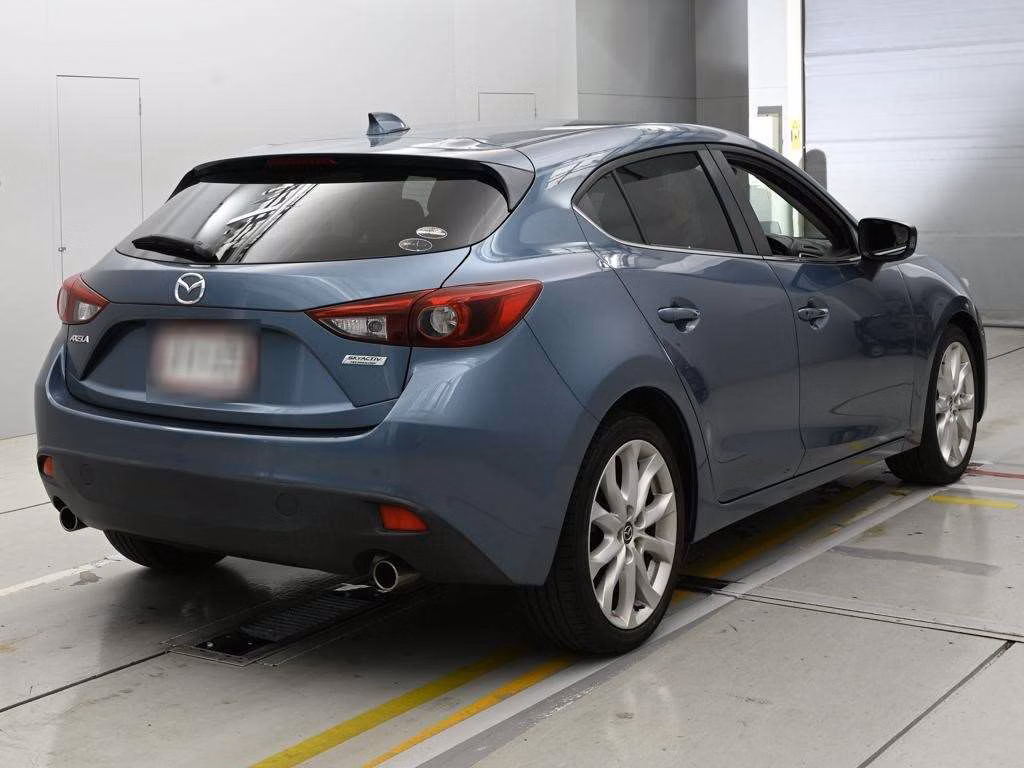MAZDA AXELA