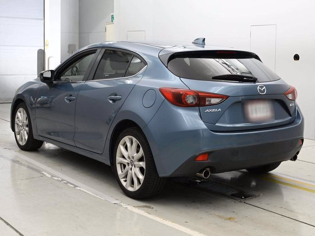 MAZDA AXELA