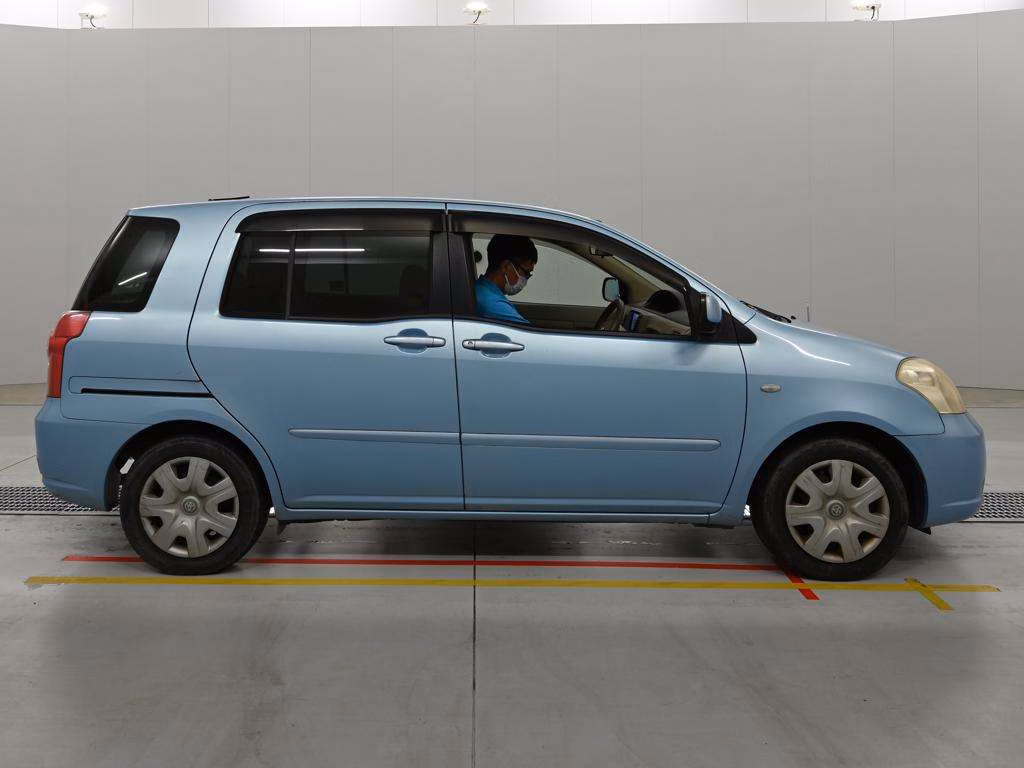 TOYOTA RAUM