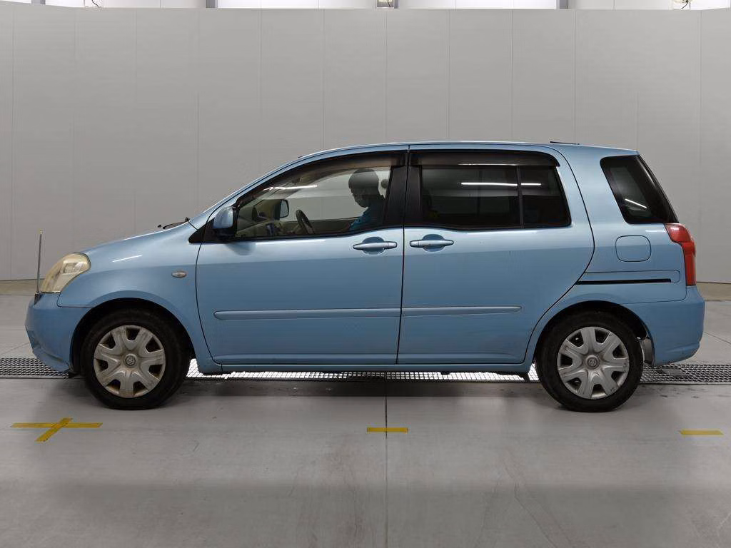 TOYOTA RAUM