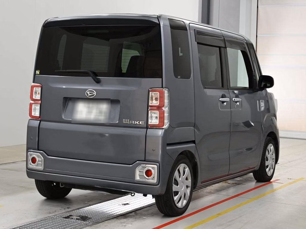DAIHATSU WAKE