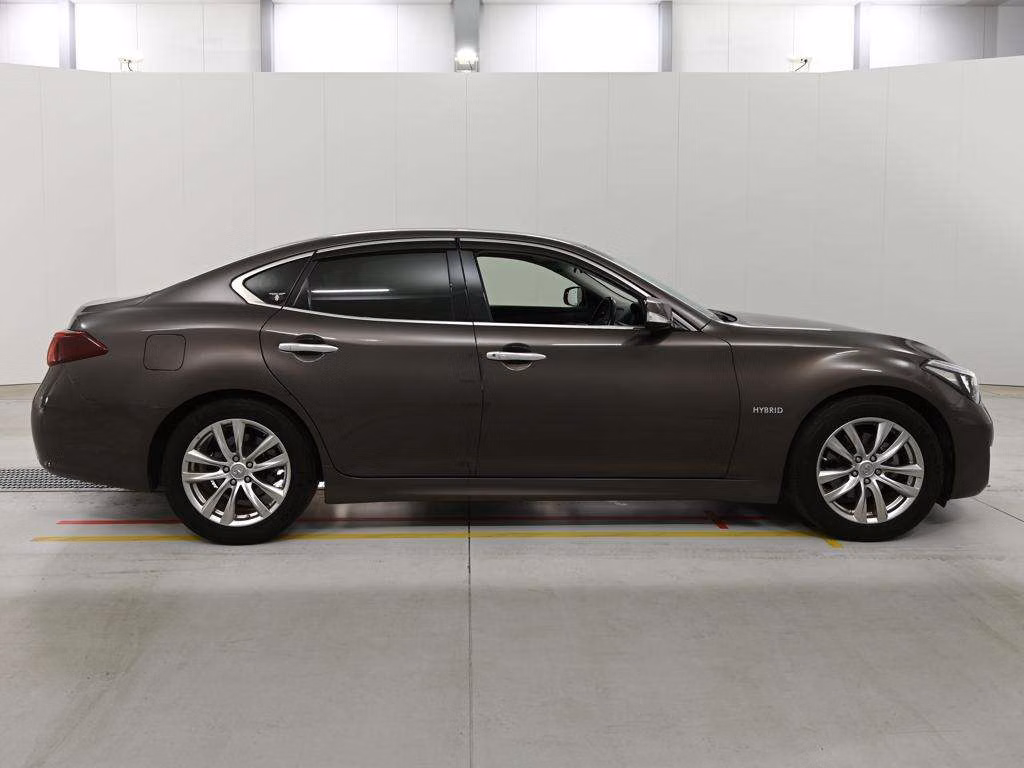 NISSAN FUGA