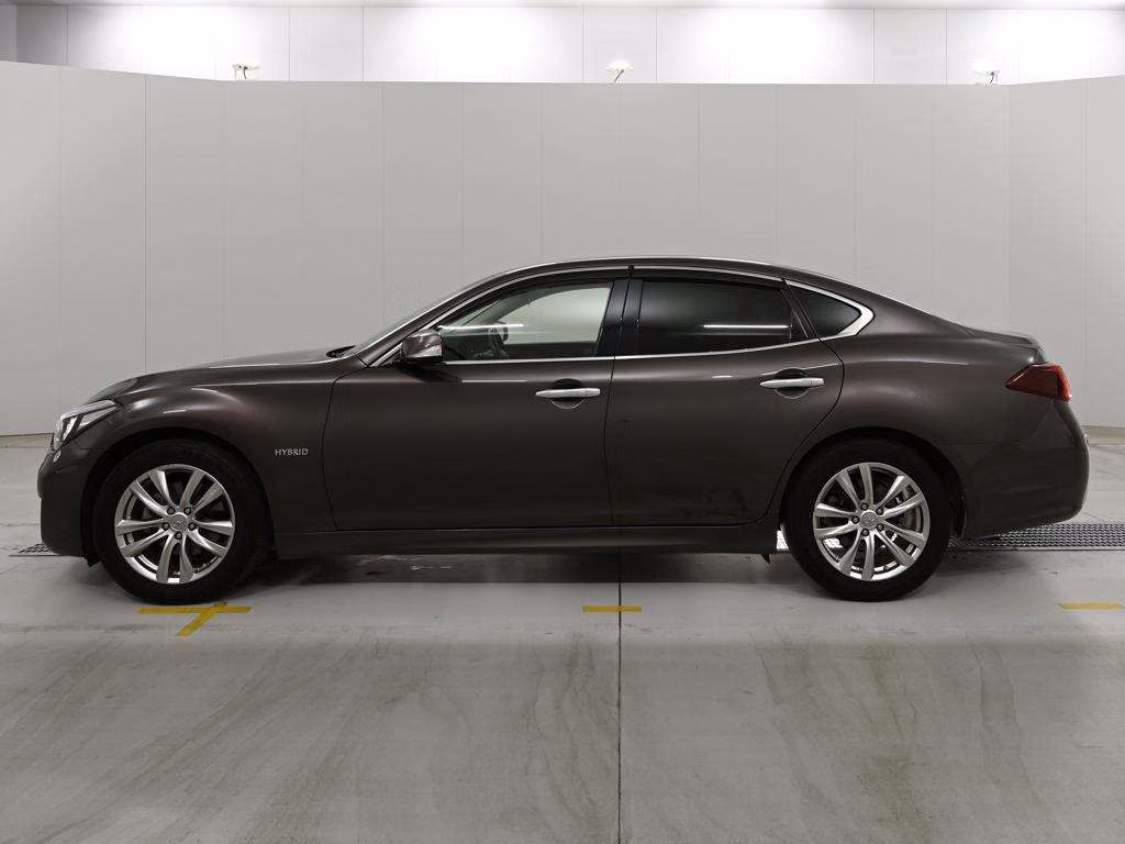 NISSAN FUGA