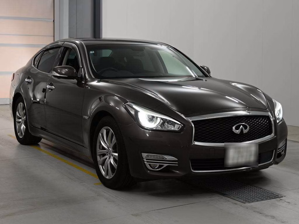 NISSAN FUGA