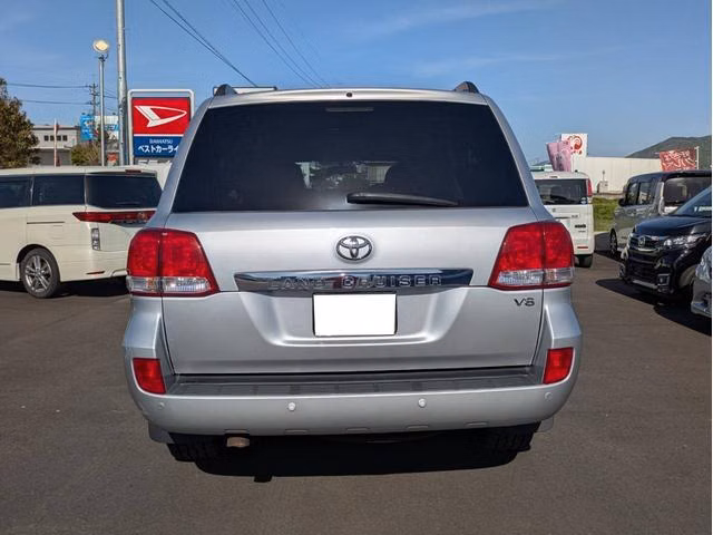 TOYOTA LAND CRUISER