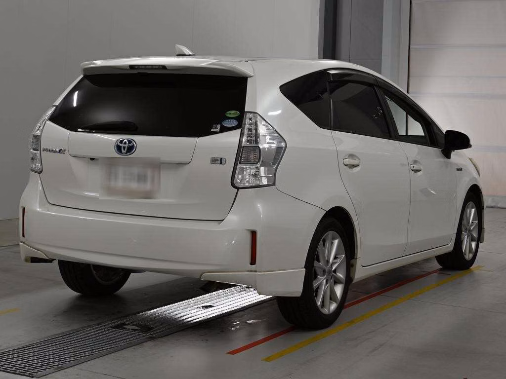 TOYOTA PRIUS ALPHA