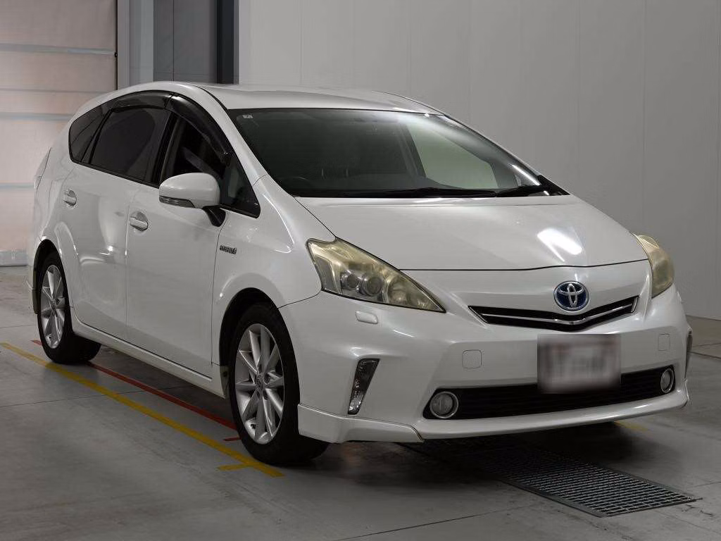 TOYOTA PRIUS ALPHA