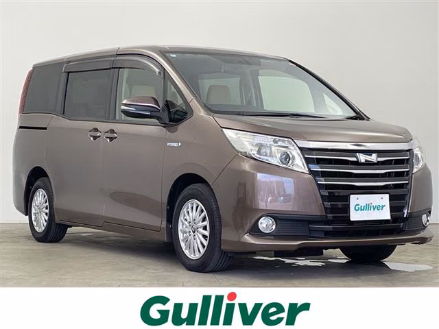 TOYOTA NOAH