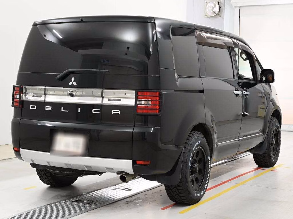 MITSUBISHI DELICA D:5