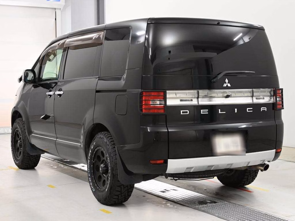 MITSUBISHI DELICA D:5