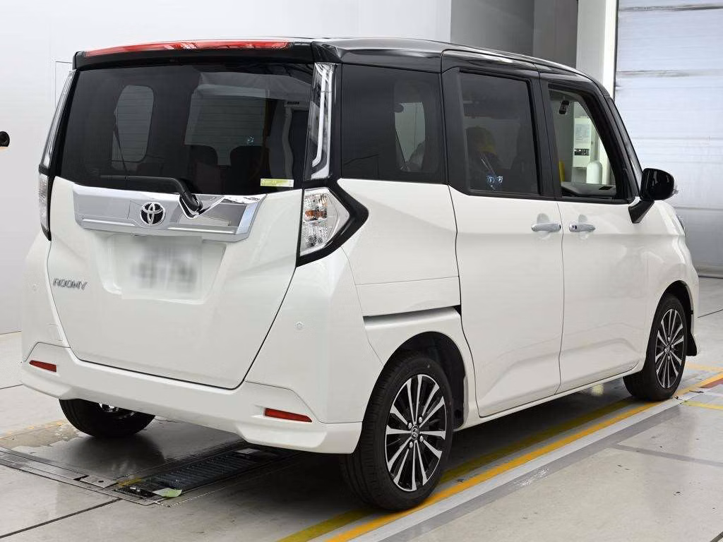 TOYOTA ROOMY