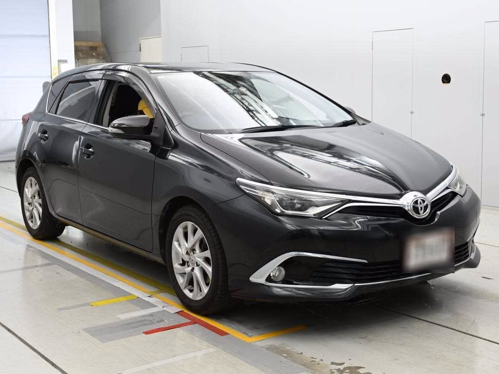 TOYOTA AURIS