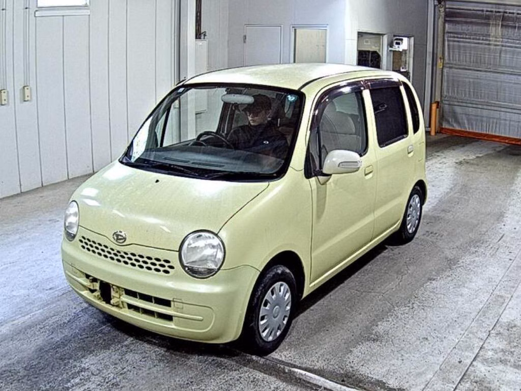 DAIHATSU MOVE LATTE